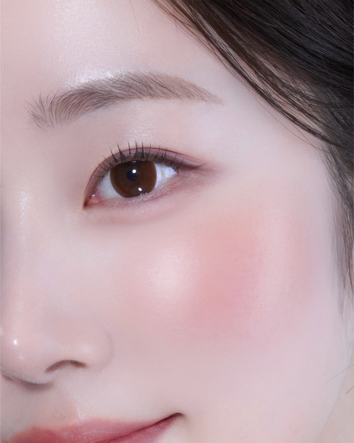 A'PIEU Candy Water Cheek 02 Guava colour on the cheek