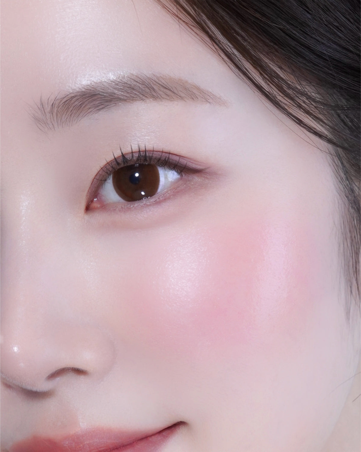 A'PIEU Candy Water Cheek 01 Peach colour on the cheek